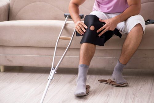 Bewilligung Verletztenrente für einen durch Arbeitsunfall verursachten Knieschaden